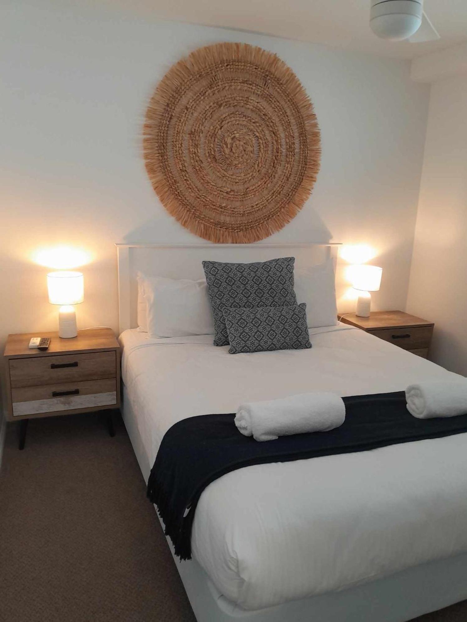 Grand Palais Boolarong Beachside Apartments Alexandra Headland Exteriör bild